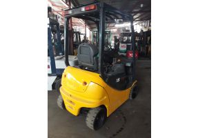 KOMATSU FB25-1